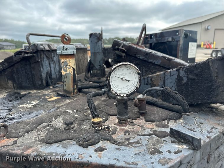 image for item DQ7370 2000 Cimline 275 melter applicator