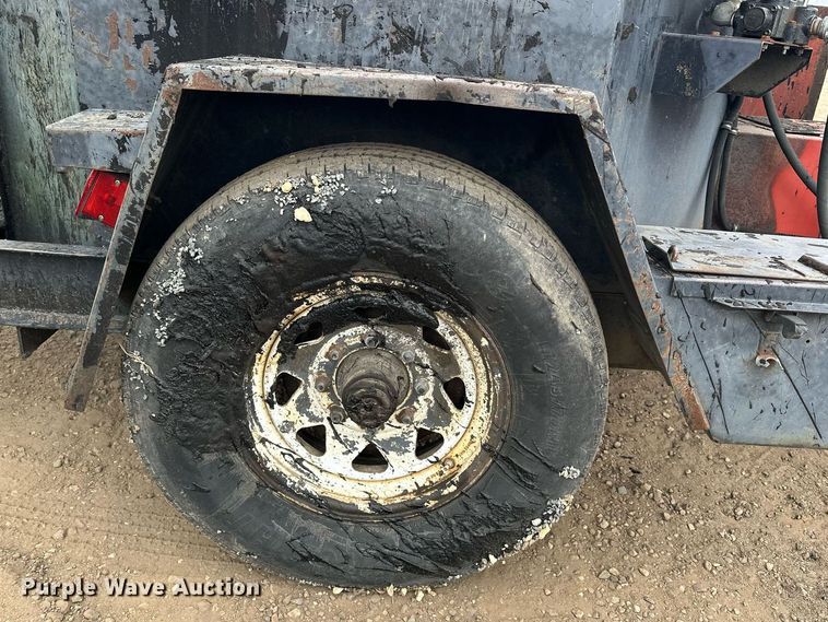 image for item DQ7370 2000 Cimline 275 melter applicator