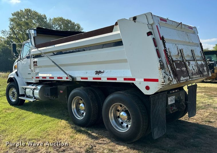 image for item DS2294 2008 Sterling LT9500  dump truck