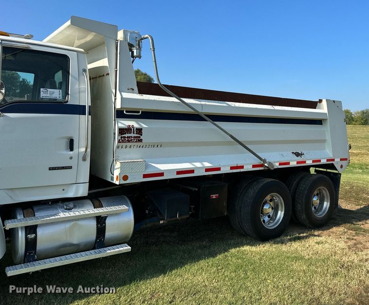 image for item DS2294 2008 Sterling LT9500  dump truck
