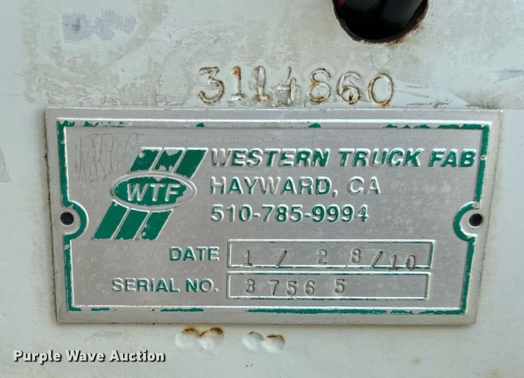 image for item DS2294 2008 Sterling LT9500  dump truck