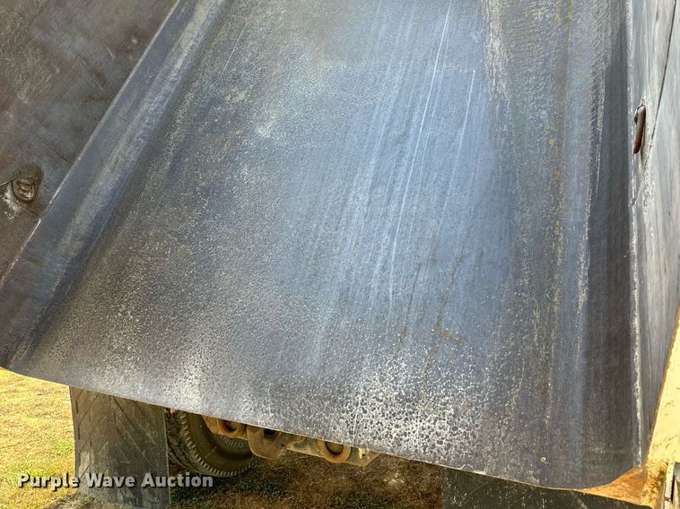 image for item DS2294 2008 Sterling LT9500  dump truck