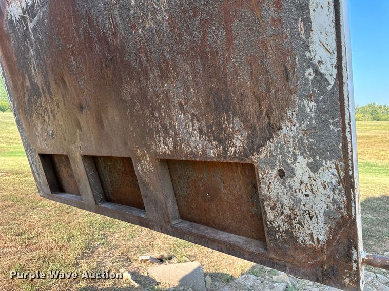 image for item DS2294 2008 Sterling LT9500  dump truck