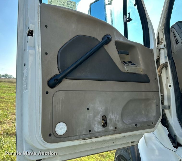 image for item DS2294 2008 Sterling LT9500  dump truck