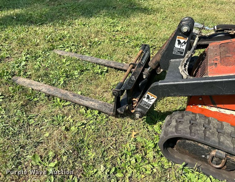 image for item DS2306 2004 Ditch Witch SK500  compact utility loader