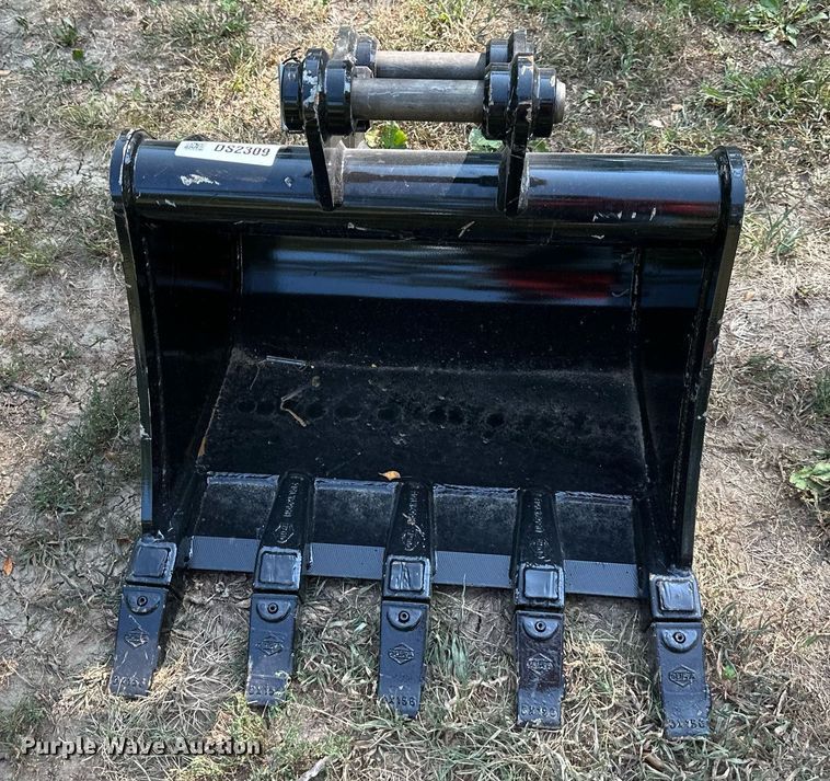 image for item DS2309 Kubota  excavator bucket