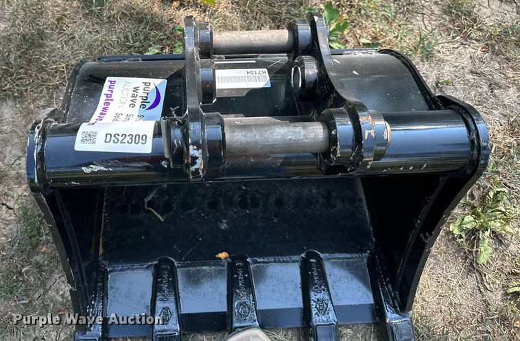 image for item DS2309 Kubota  excavator bucket