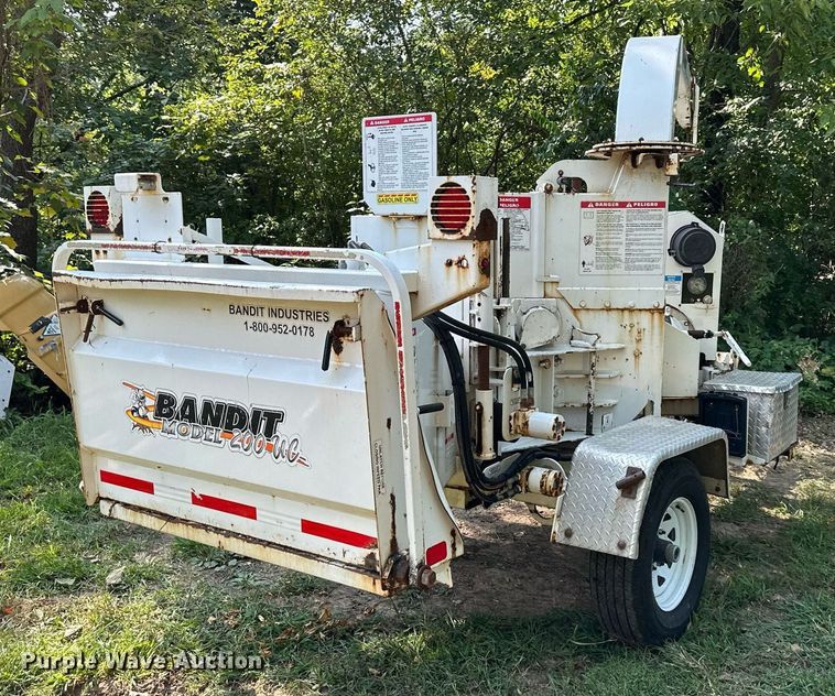 image for item DS2310 2015 Bandit 200UC  wood chipper