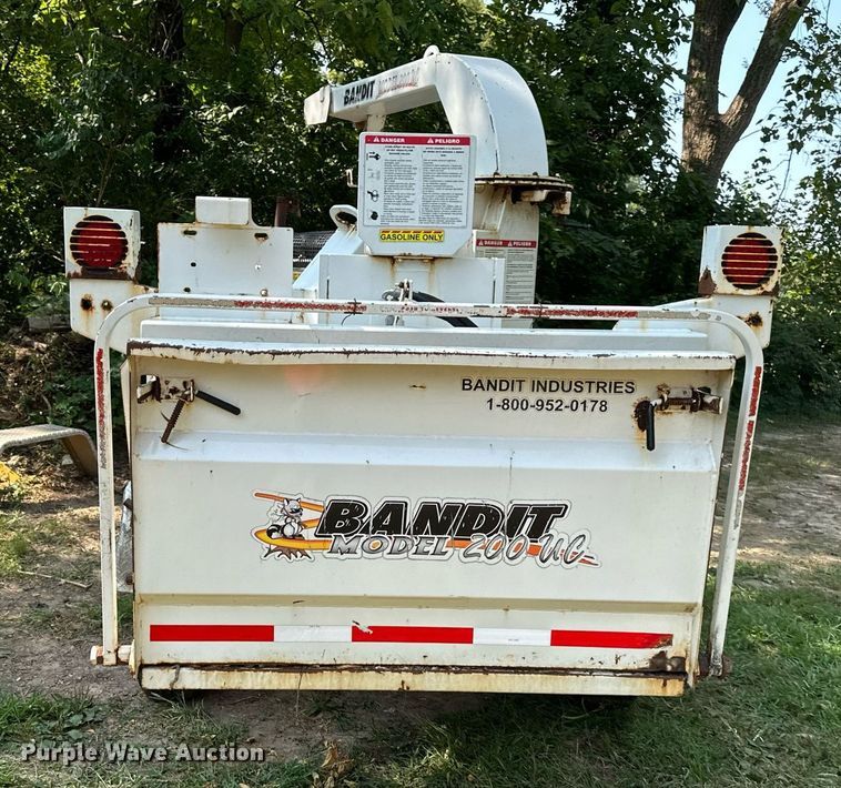 image for item DS2310 2015 Bandit 200UC  wood chipper