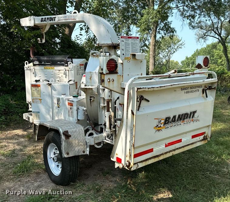 image for item DS2310 2015 Bandit 200UC  wood chipper