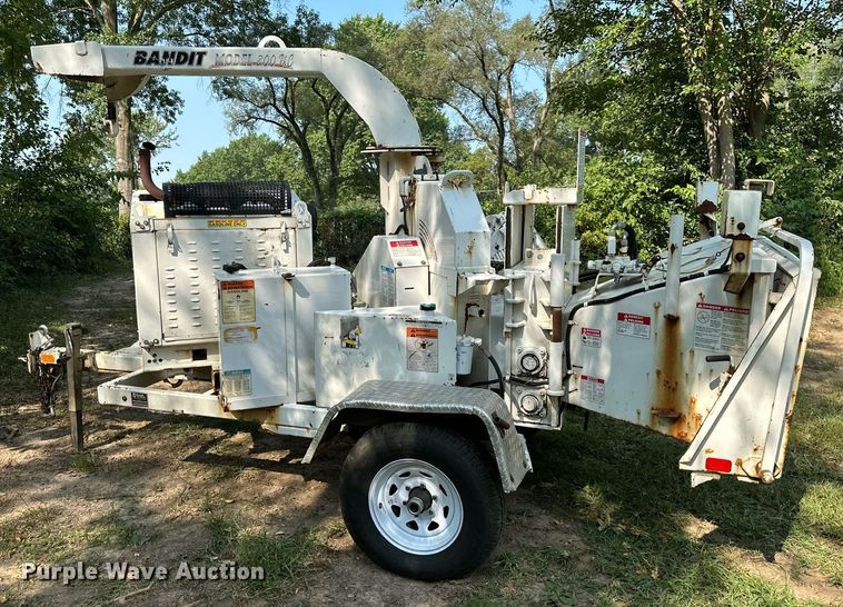 image for item DS2310 2015 Bandit 200UC  wood chipper