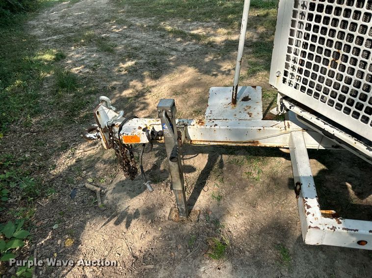 image for item DS2310 2015 Bandit 200UC  wood chipper