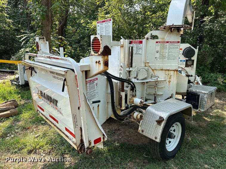 image for item DS2310 2015 Bandit 200UC  wood chipper