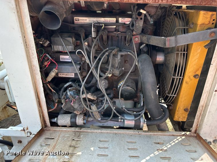 image for item DS2310 2015 Bandit 200UC  wood chipper