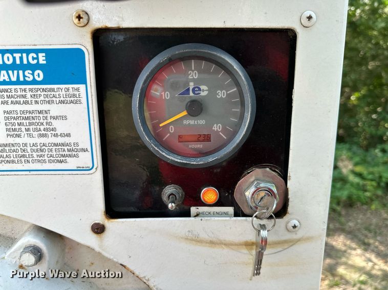 image for item DS2310 2015 Bandit 200UC  wood chipper