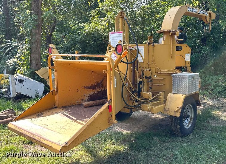 image for item DS2311 1999 Bandit 150  wood chipper