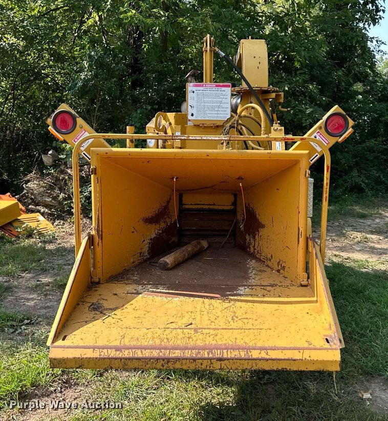 image for item DS2311 1999 Bandit 150  wood chipper