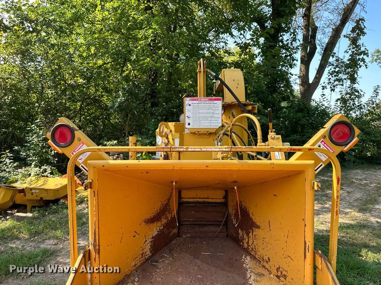 image for item DS2311 1999 Bandit 150  wood chipper