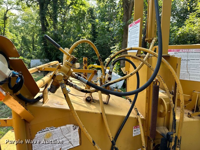 image for item DS2311 1999 Bandit 150  wood chipper