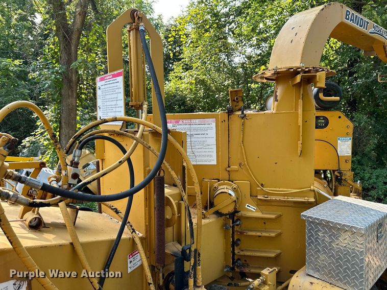 image for item DS2311 1999 Bandit 150  wood chipper