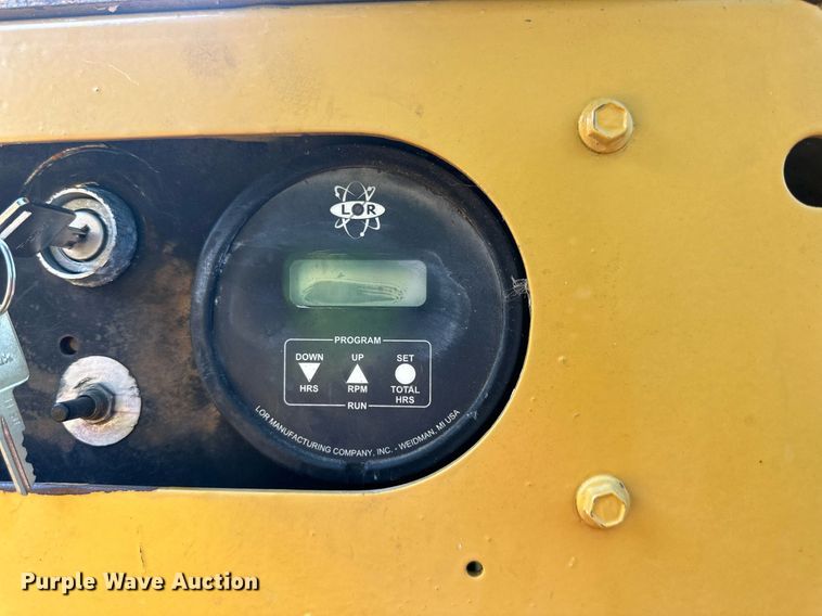 image for item DS2311 1999 Bandit 150  wood chipper