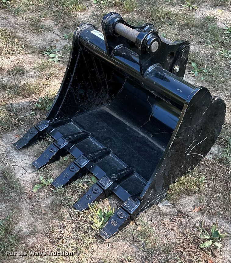 image for item DS2312 Kubota  excavator bucket