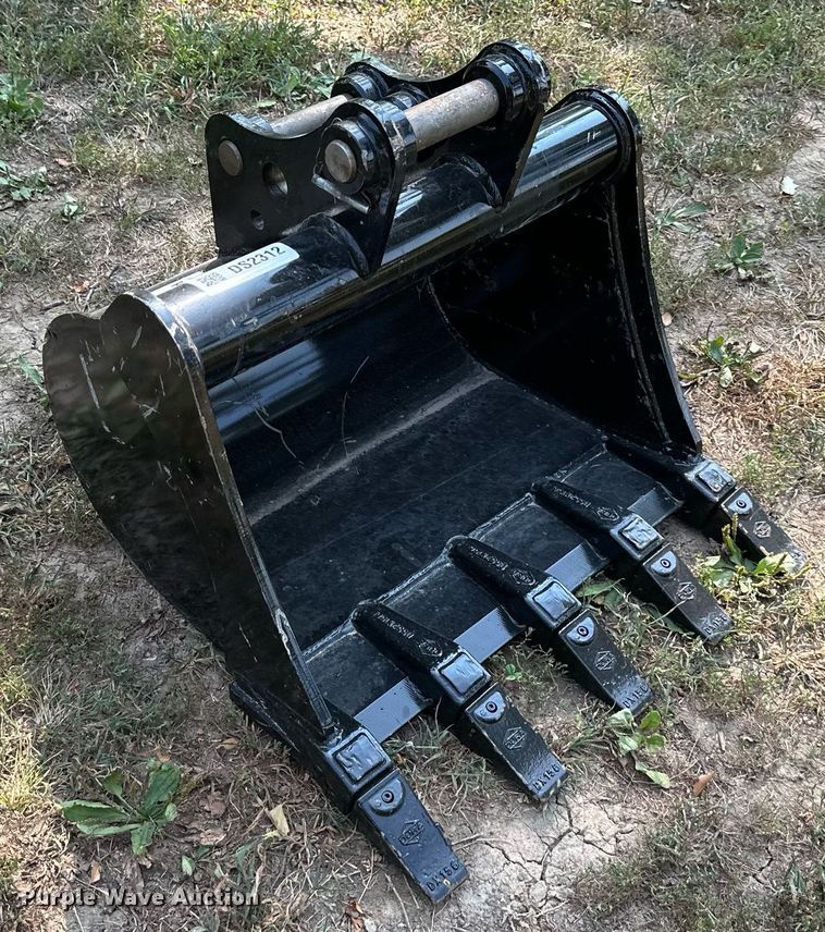 image for item DS2312 Kubota  excavator bucket