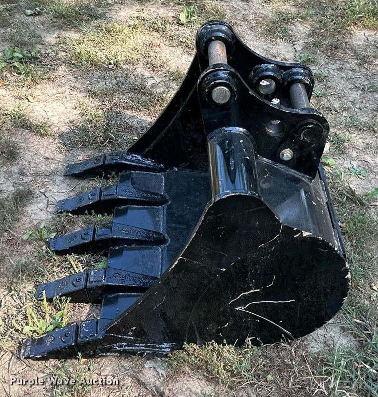 image for item DS2312 Kubota  excavator bucket