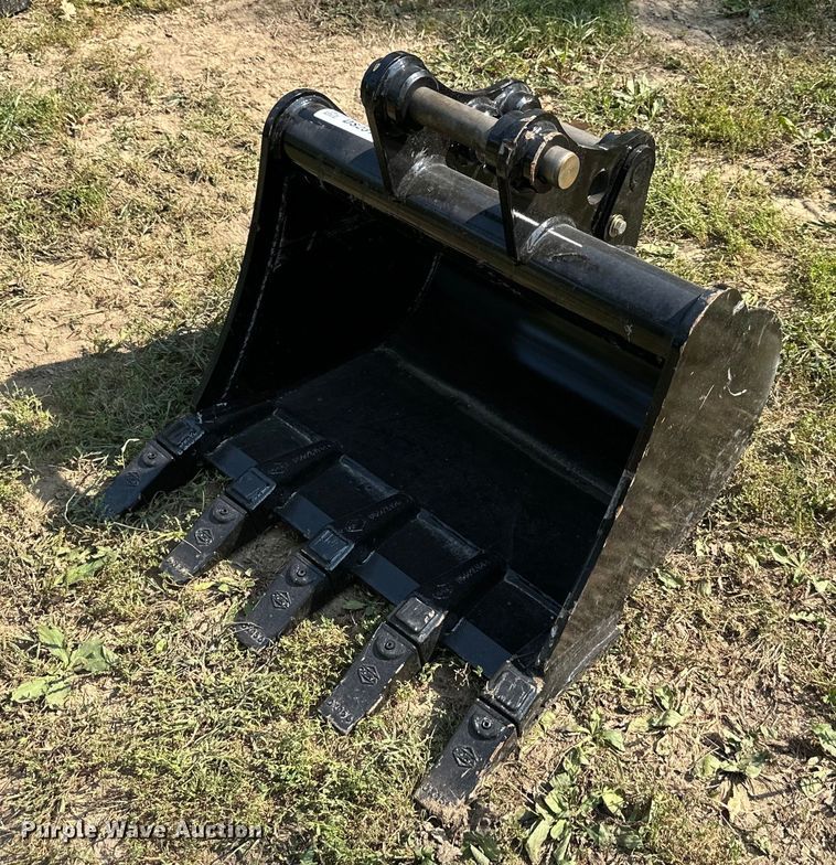 image for item DS2313 Kubota  excavator bucket