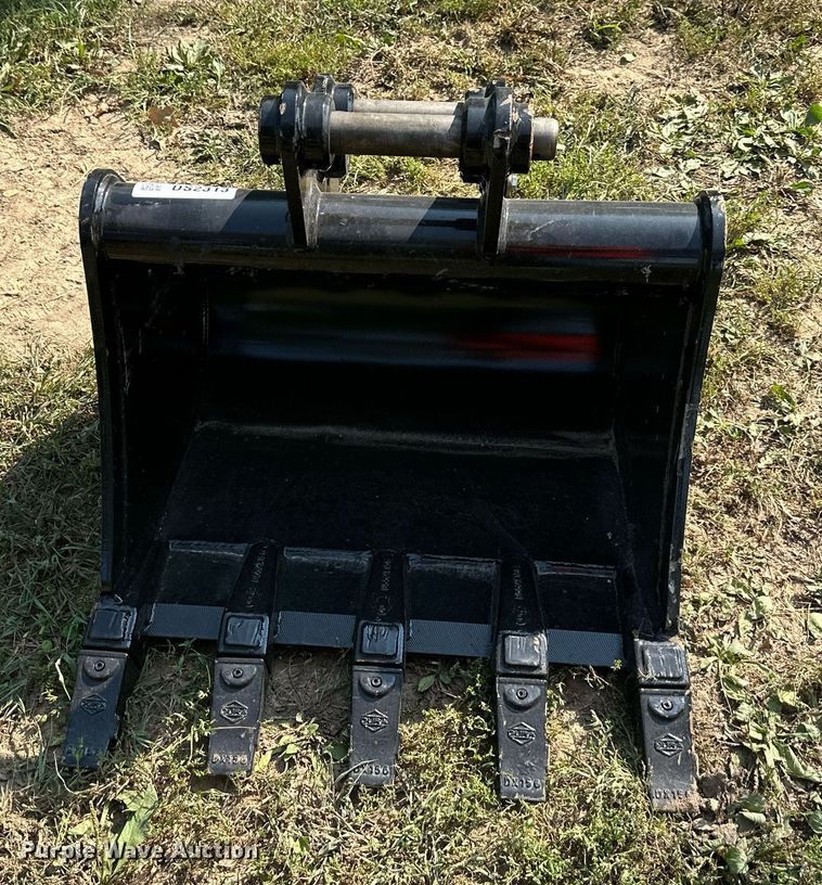 image for item DS2313 Kubota  excavator bucket