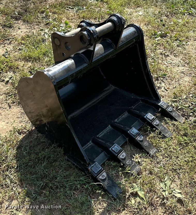 image for item DS2313 Kubota  excavator bucket