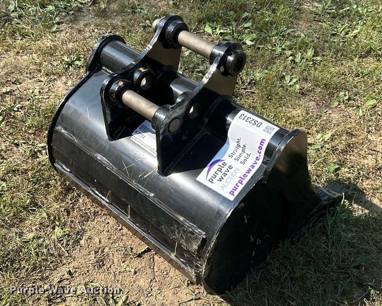 image for item DS2313 Kubota  excavator bucket