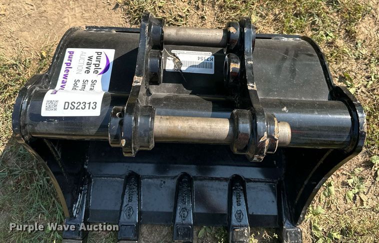 image for item DS2313 Kubota  excavator bucket