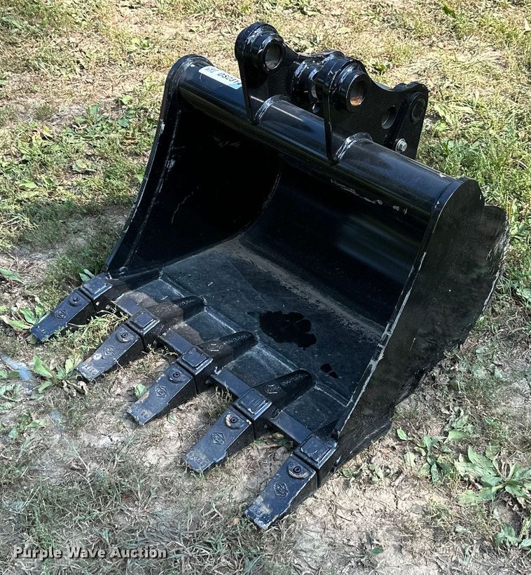 image for item DS2314 Kubota  excavator bucket