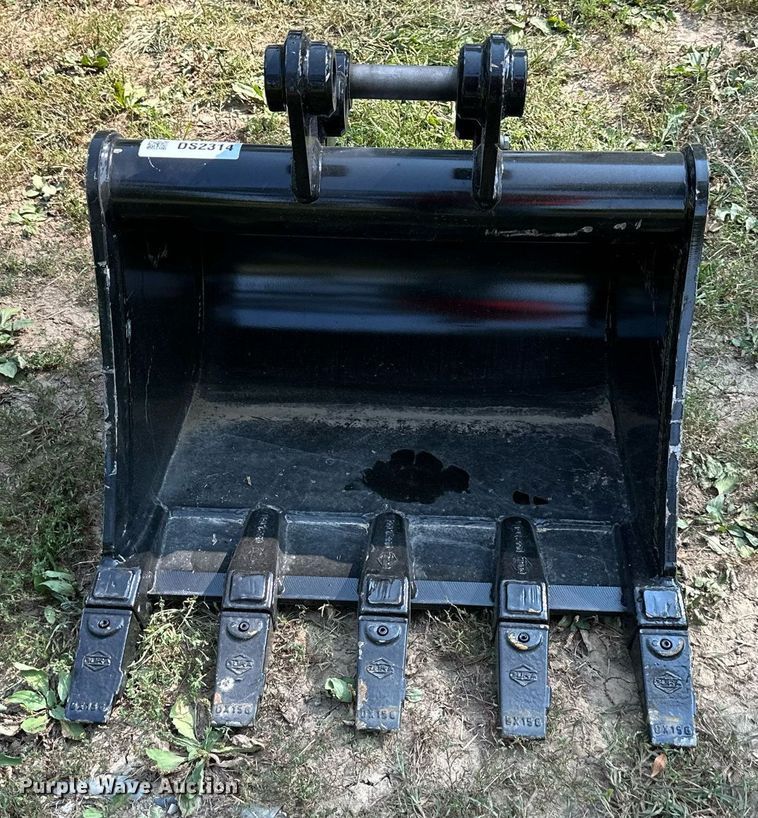 image for item DS2314 Kubota  excavator bucket