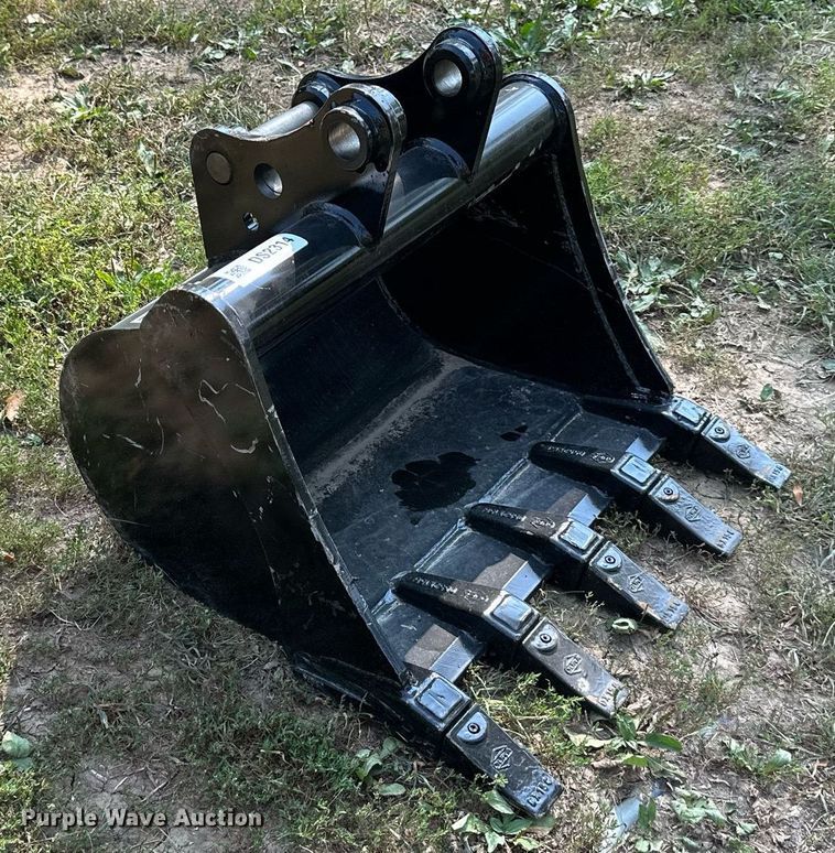 image for item DS2314 Kubota  excavator bucket