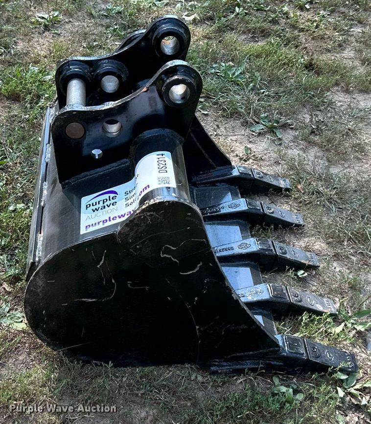 image for item DS2314 Kubota  excavator bucket