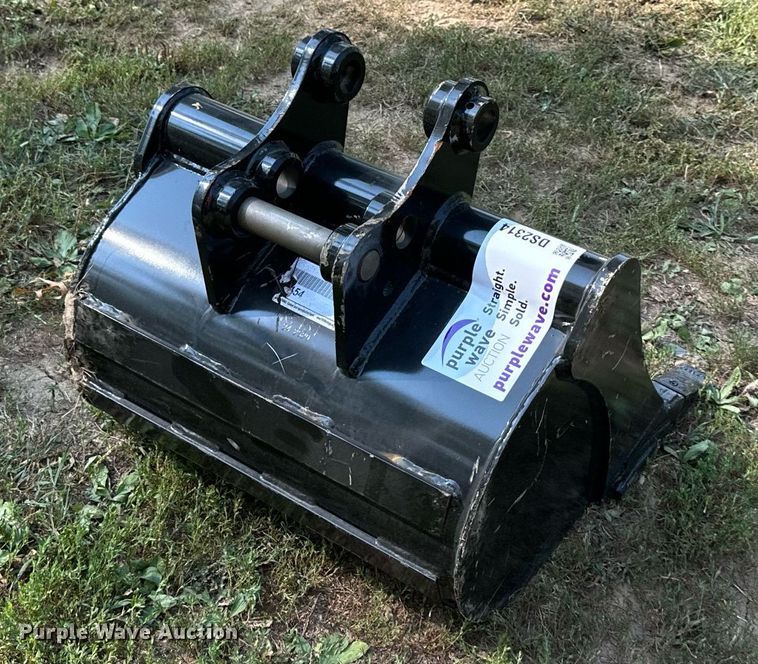 image for item DS2314 Kubota  excavator bucket