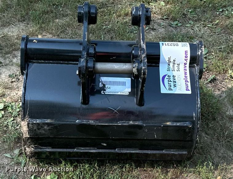 image for item DS2314 Kubota  excavator bucket