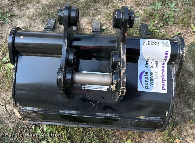 image for item DS2314 Kubota  excavator bucket