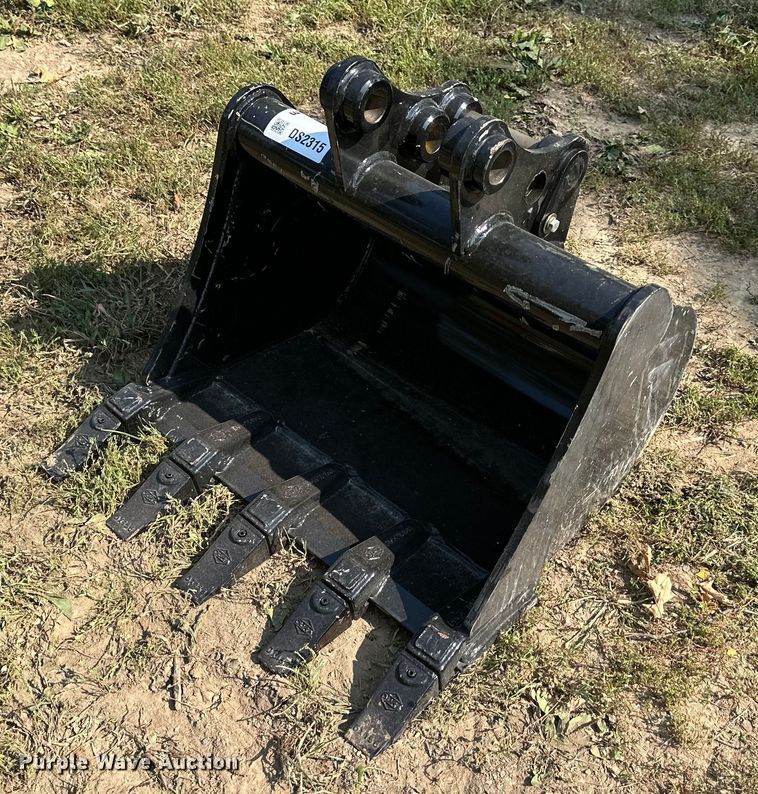 image for item DS2315 Kubota  excavator bucket