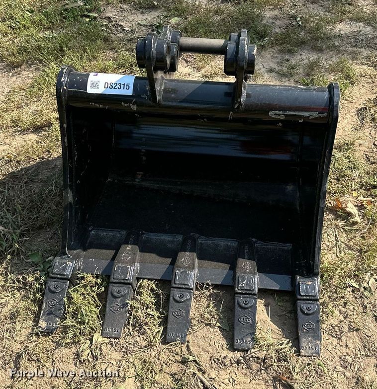 image for item DS2315 Kubota  excavator bucket