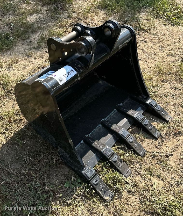 image for item DS2315 Kubota  excavator bucket