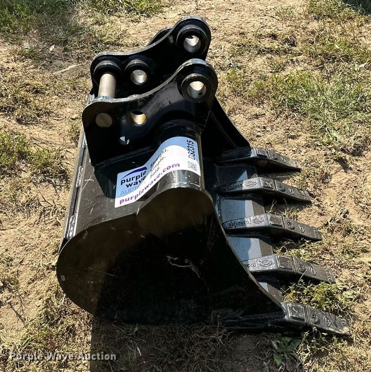 image for item DS2315 Kubota  excavator bucket