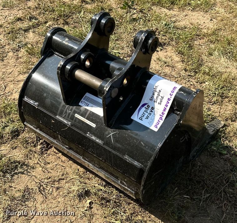 image for item DS2315 Kubota  excavator bucket