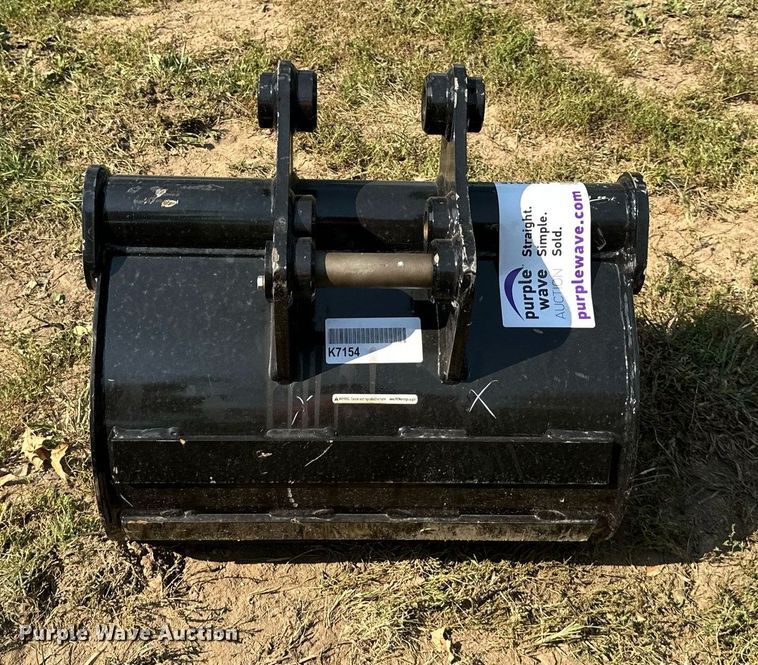 image for item DS2315 Kubota  excavator bucket