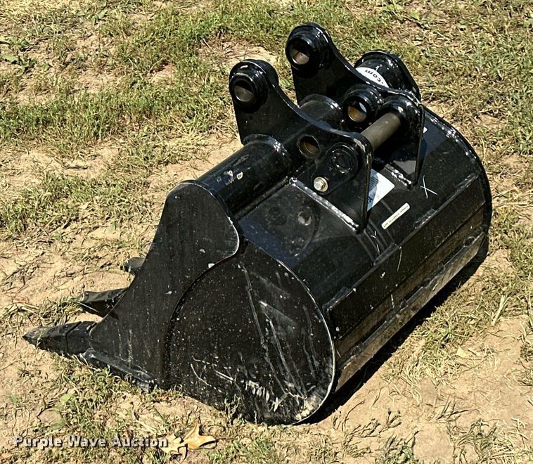 image for item DS2315 Kubota  excavator bucket