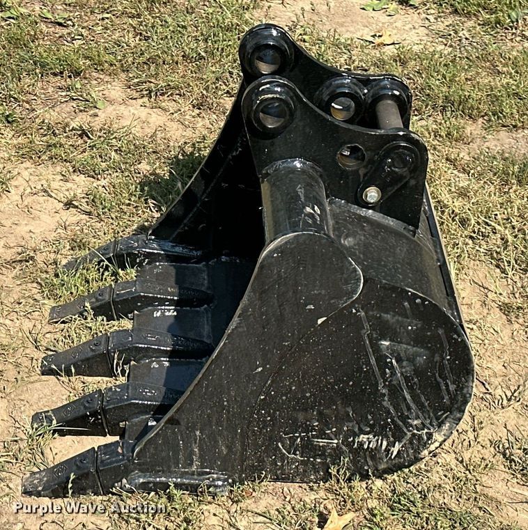 image for item DS2315 Kubota  excavator bucket