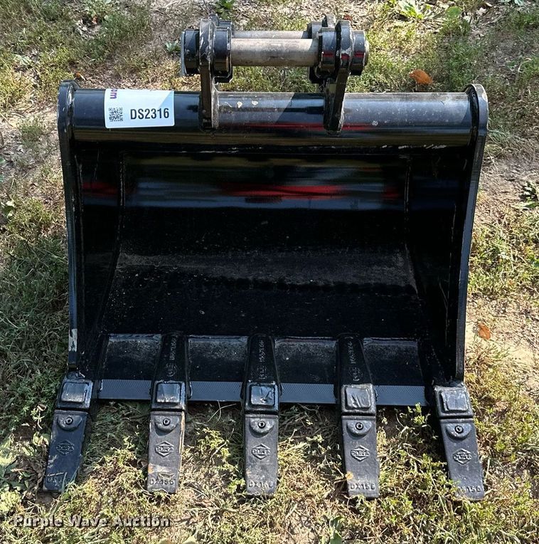 image for item DS2316 Kubota  excavator bucket