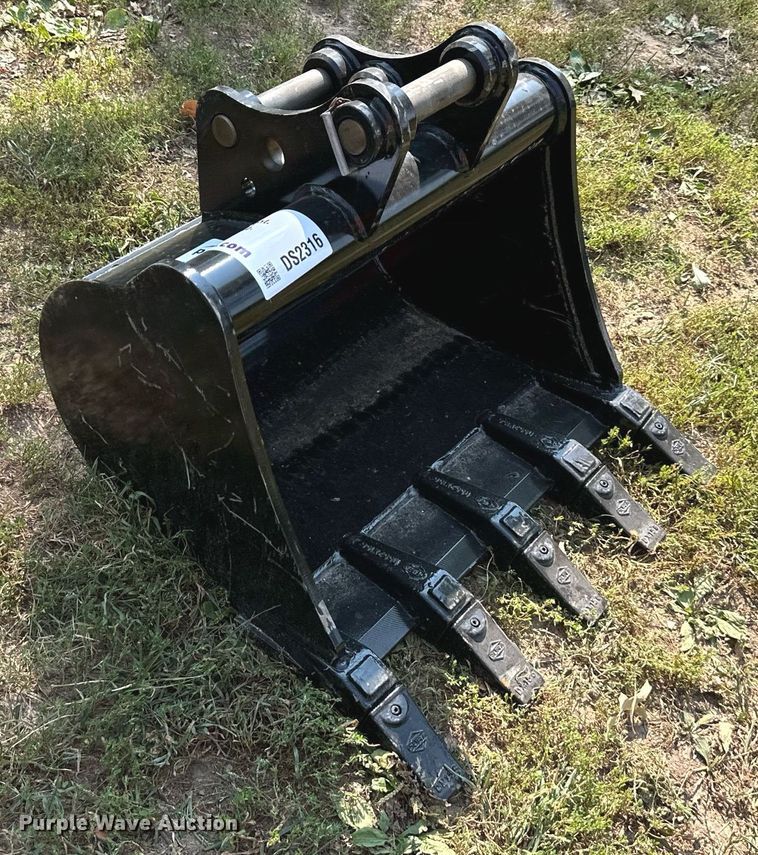 image for item DS2316 Kubota  excavator bucket